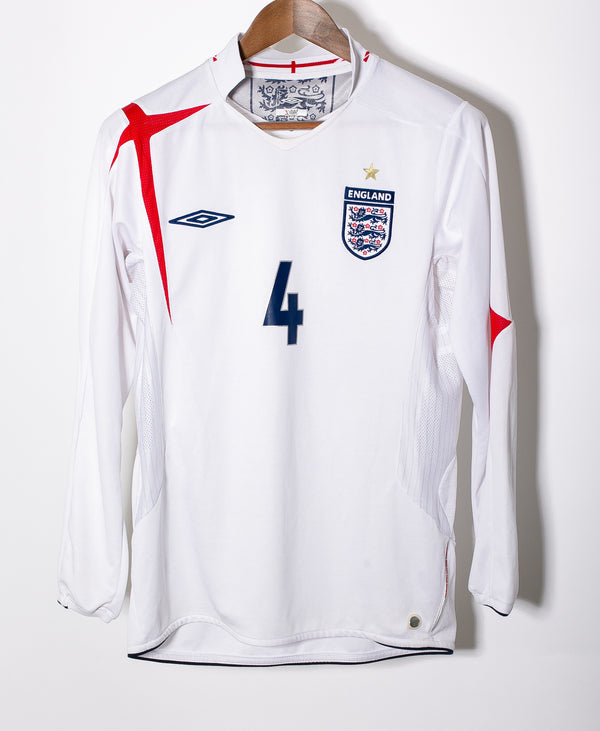 England 2006 Gerrard Long Sleeve Home Kit (S)