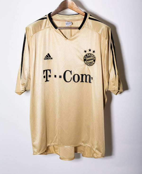 Bayern Munich 2004-06 Makaay Away Kit (2XL)