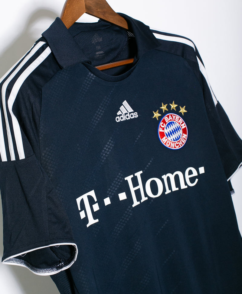 Bayern Munich 2008-09 Luca Toni Away Kit (M)