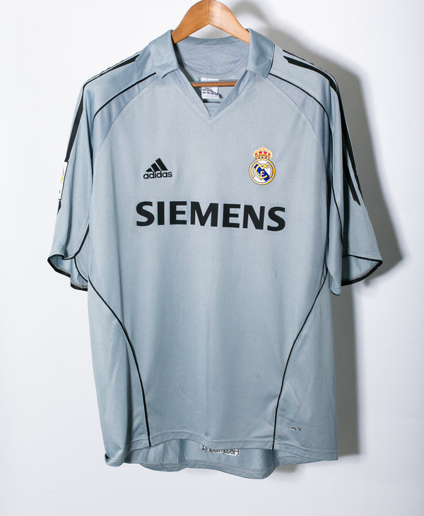 Real Madrid 2005-06 Gravesen Third Kit (L)