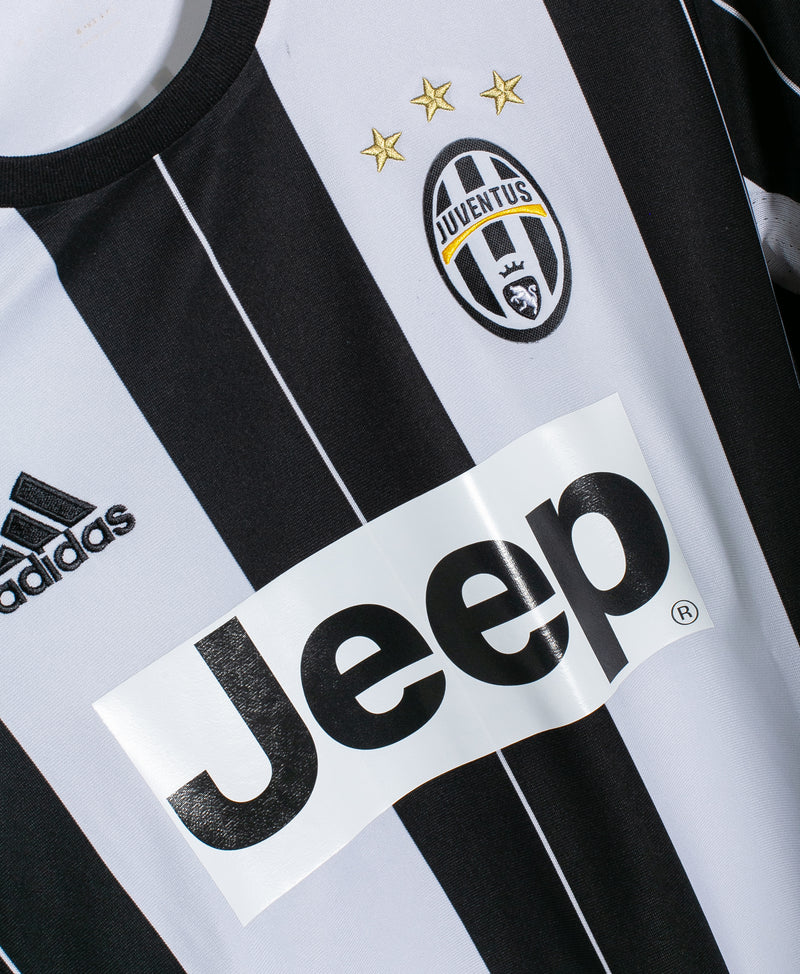 Juventus 2016-17 Bonucci Home Kit (S)