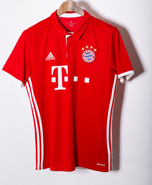Bayern Munich 2016 Lewandowski Home Kit (M)