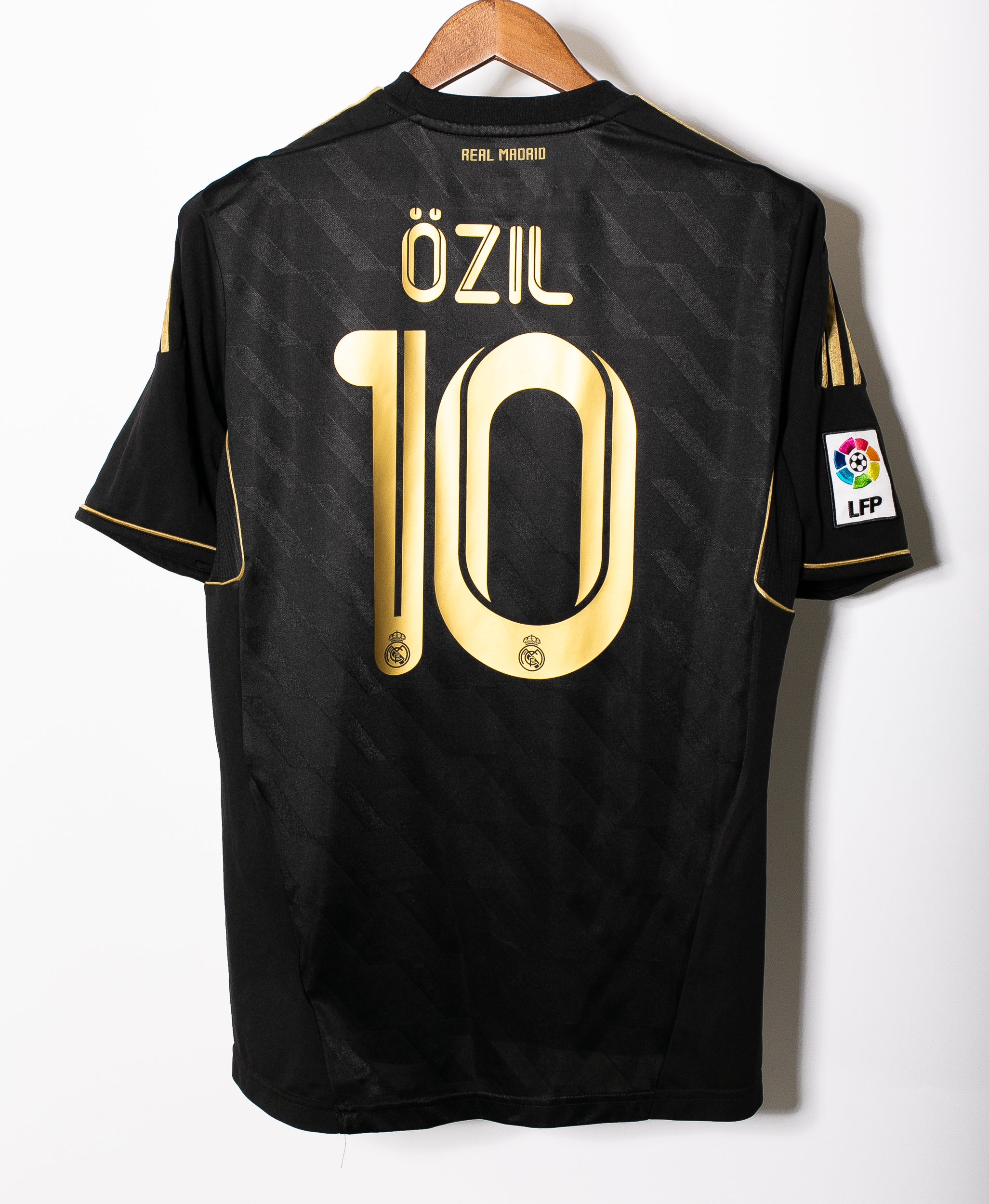 Real Madrid 2011-12 Ozil Away Kit (M) – Saturdays Football