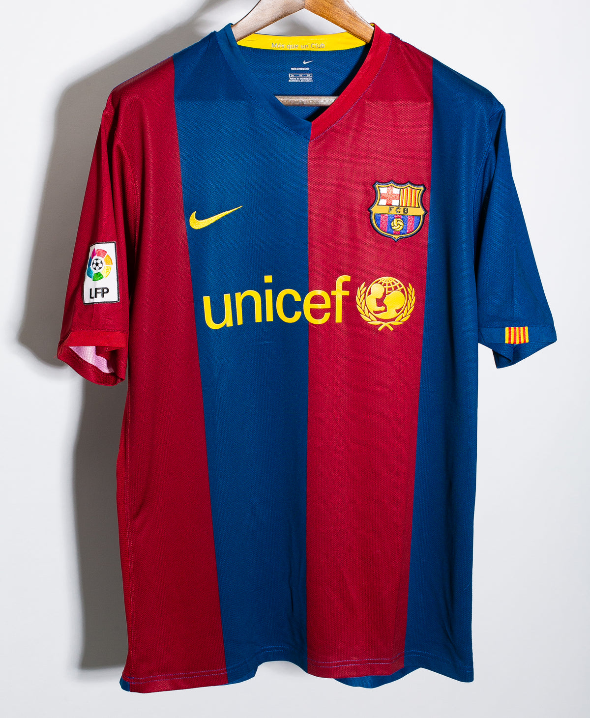 Barcelona 2006-07 Ronaldinho Home Kit (XL)
