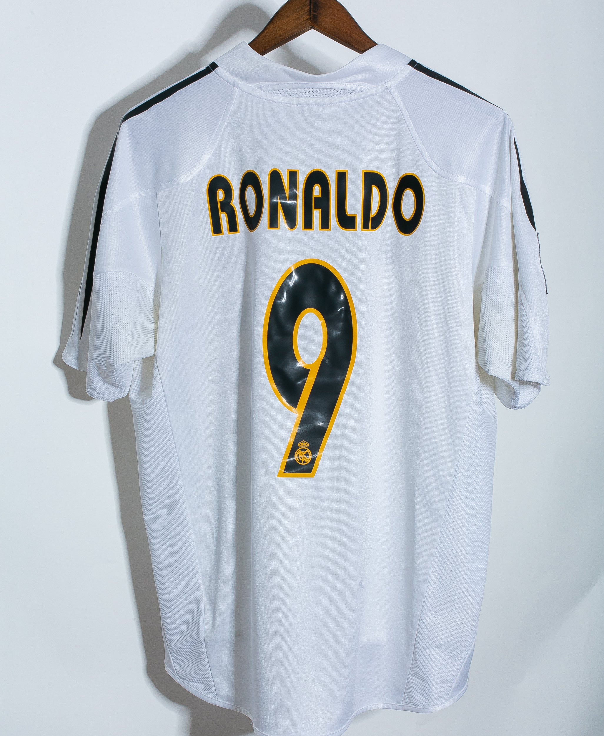 Real Madrid 2009/10 Cristiano Ronaldo Jersey/Kit Size Medium