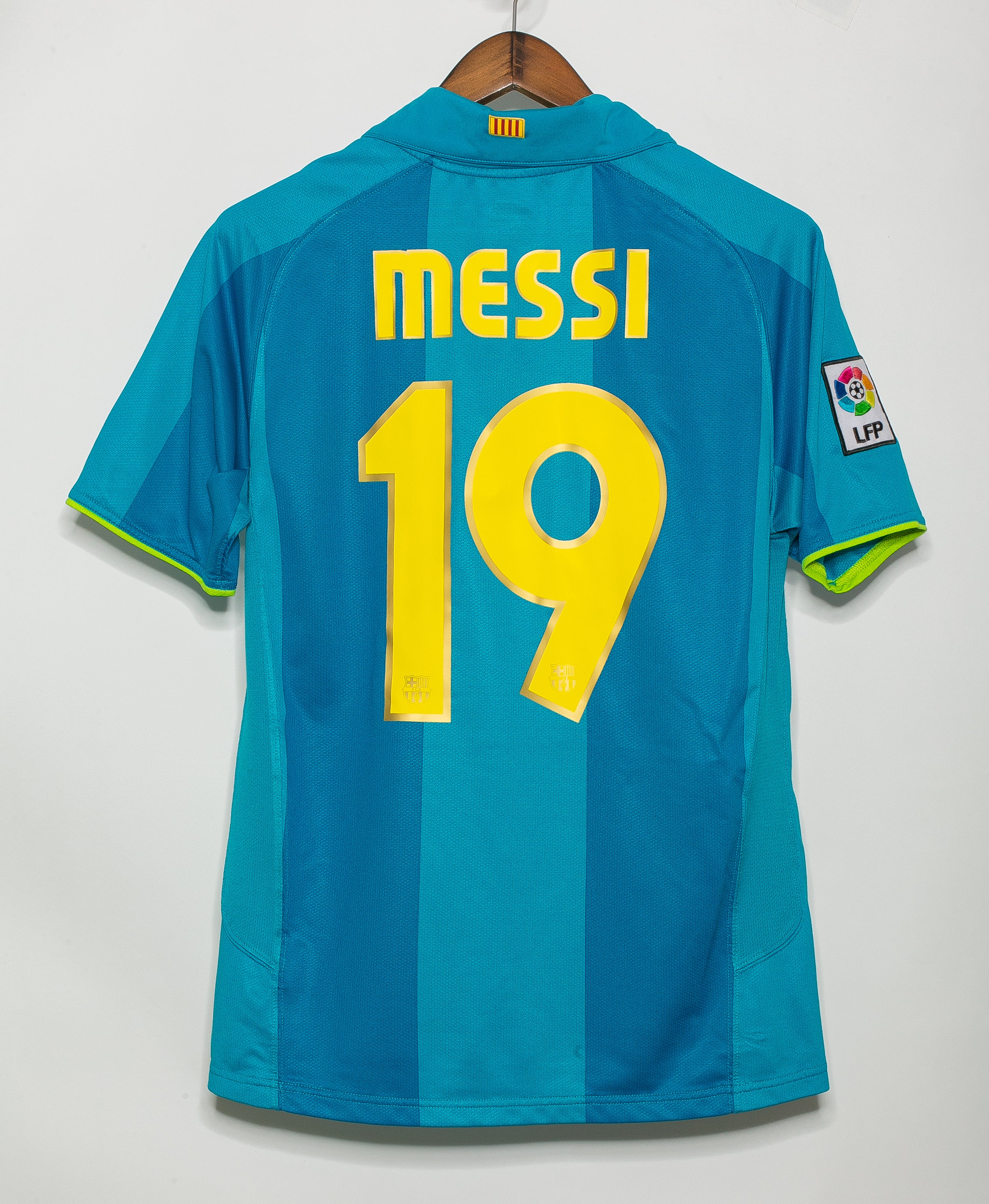 Goaldball - Lionel Messi rocking Barcelona's new jersey