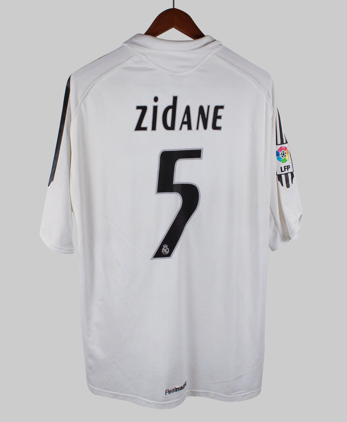 Real Madrid 2005-06 Zidane Short Sleeve Home Kit (XL)