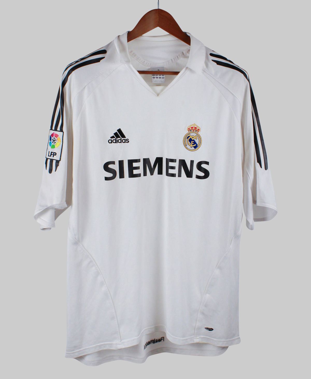 Real Madrid 2005-06 Zidane Short Sleeve Home Kit (XL)