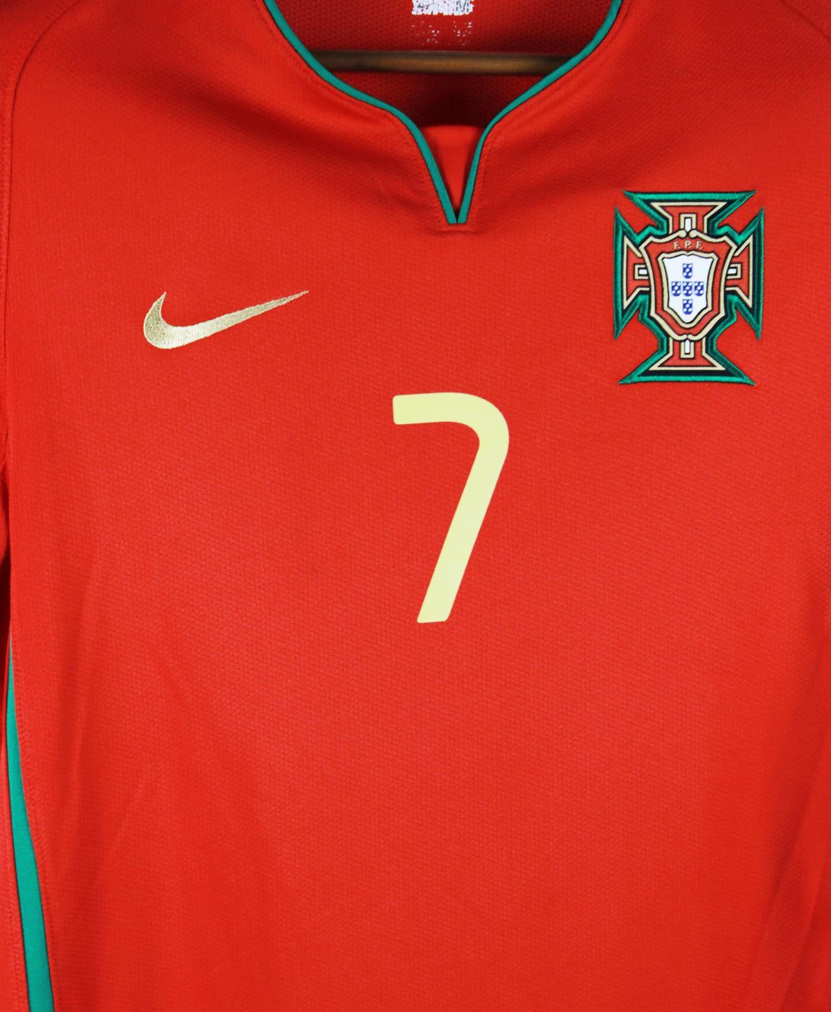 Portugal 2008-09 Ronaldo Short Sleeve Home Kit (M)