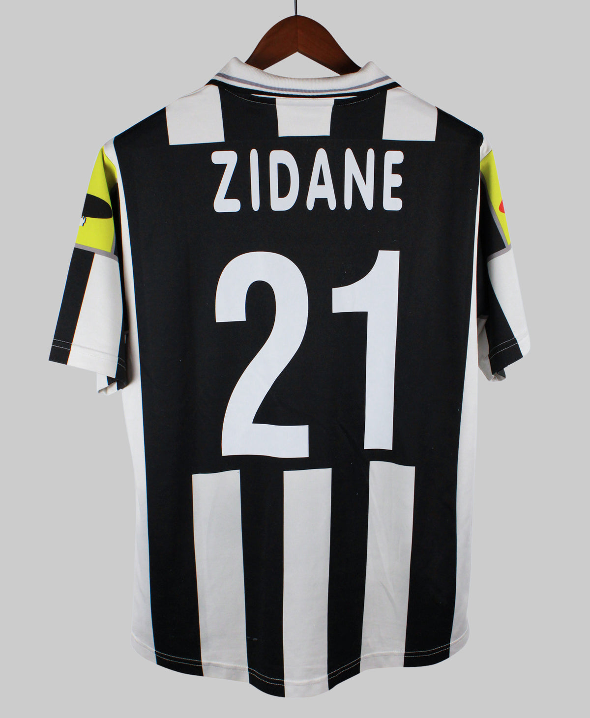 Juventus 2000-01 Zidane Home Kit (M)
