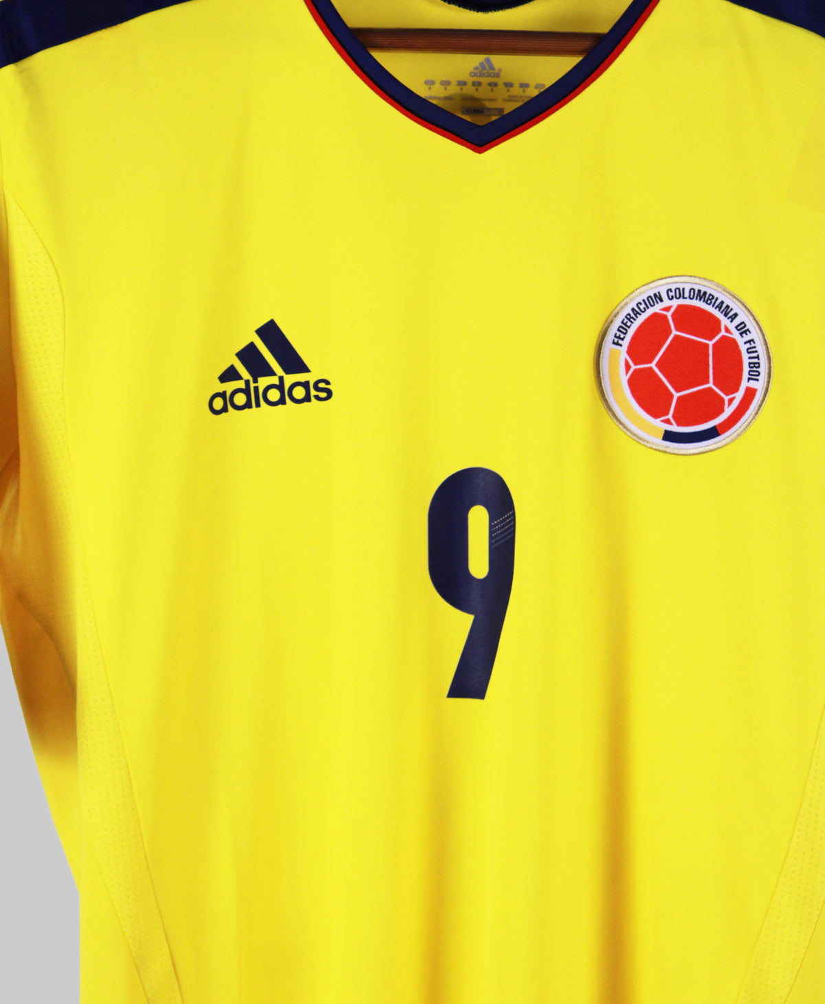 Colombia 2011-12 Falcao Home Kit (L)