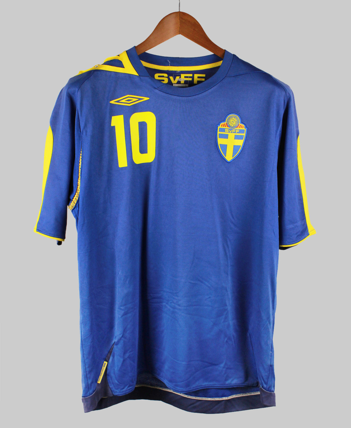 Sweden 2006-07 Ibrahimovic Away Kit (L)