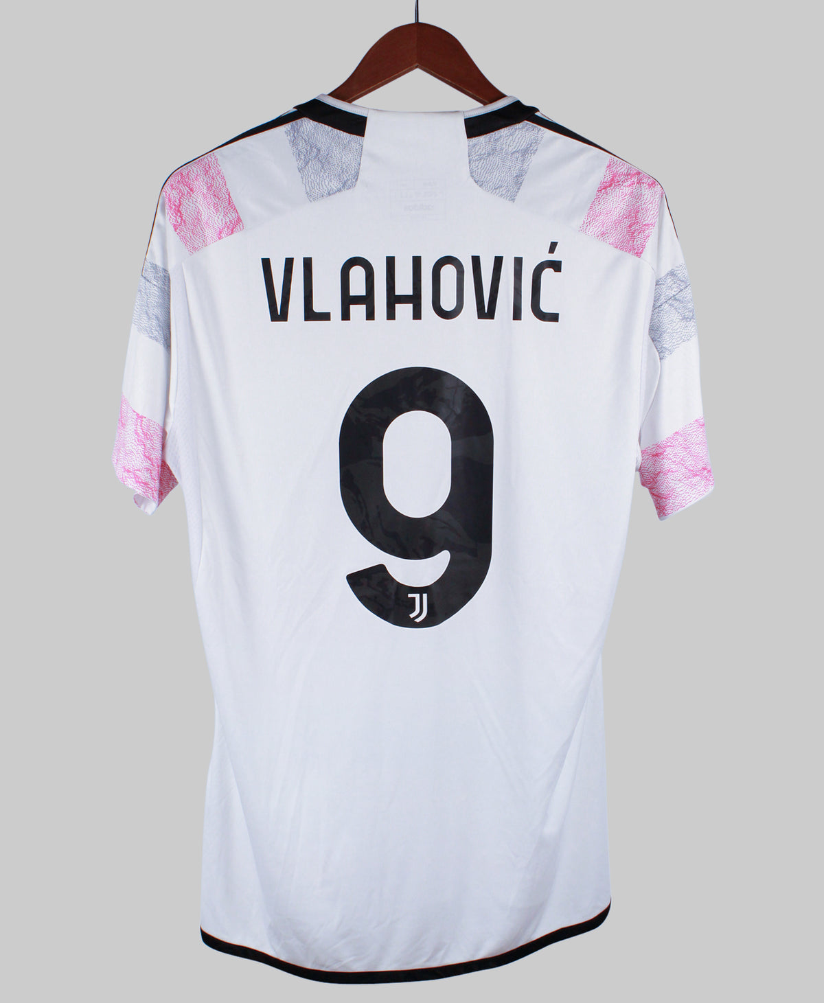 Juventus 2023-24 Vlahovic Away Kit (XL)