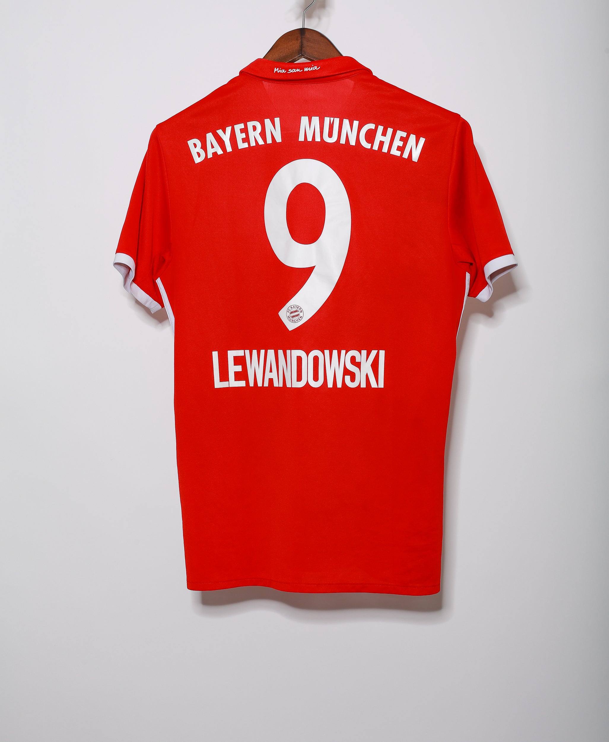 Lewandowski's Bayern Munich Signed Match Shirt, 2016/17