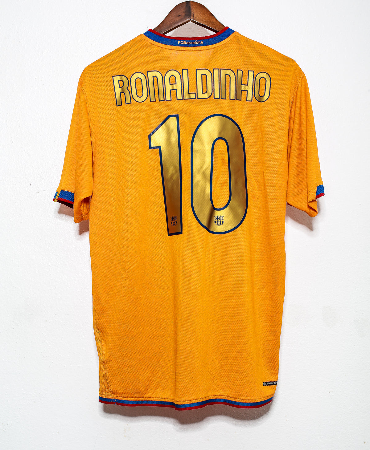 Barcelona 2006-07 Ronaldinho Away Kit (L)