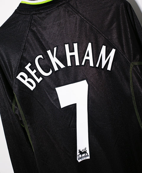 Manchester United 1998-99 Beckham Long Sleeve Third Kit (L)