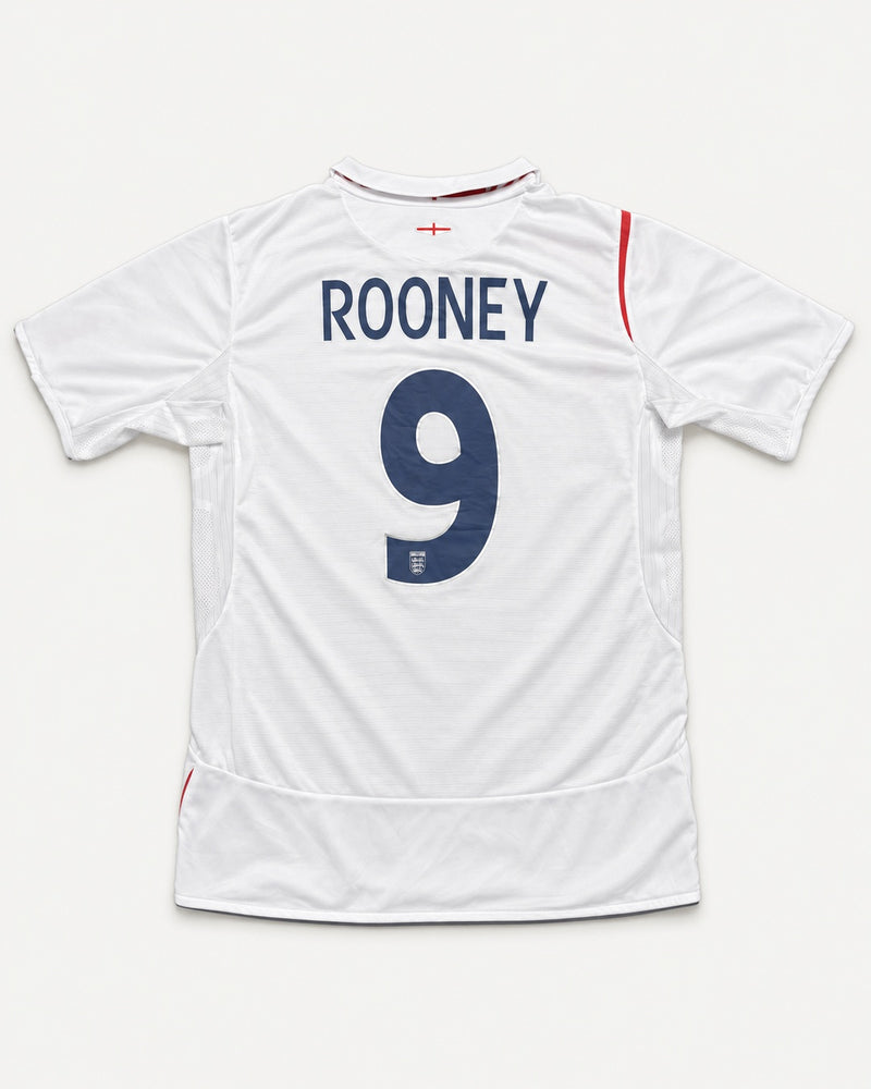 England 2005-06 Rooney home vintage football shirt, size Medium, back.