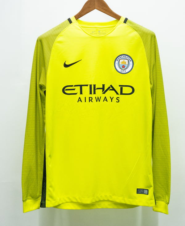 Manchester City 2016-17 Bravo Goalkeeper Kit (M)