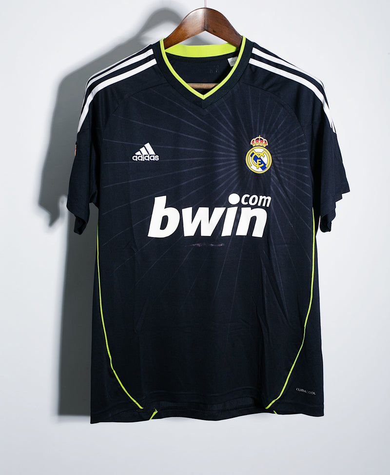 Real Madrid 2010-11 Marcelo Away Kit (L)