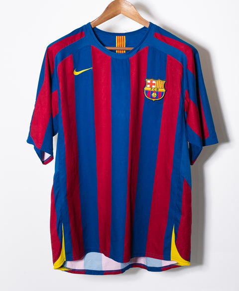 Barcelona 2005-06 Ronaldinho Home Kit (L)