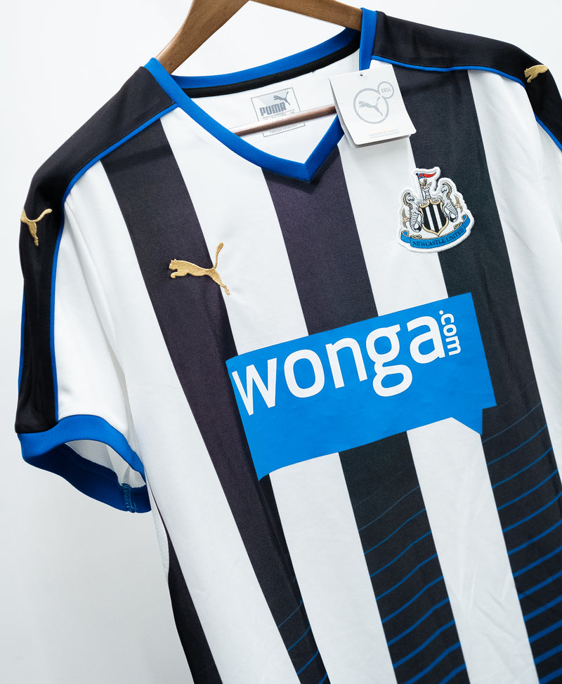 Newcastle United 2015-16 Home Kit (L)