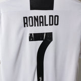 Juventus 2018-19 Ronaldo Home Kit (L)