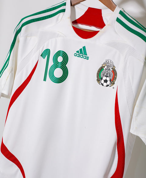 Mexico 2007 Guardado Away Kit (M)