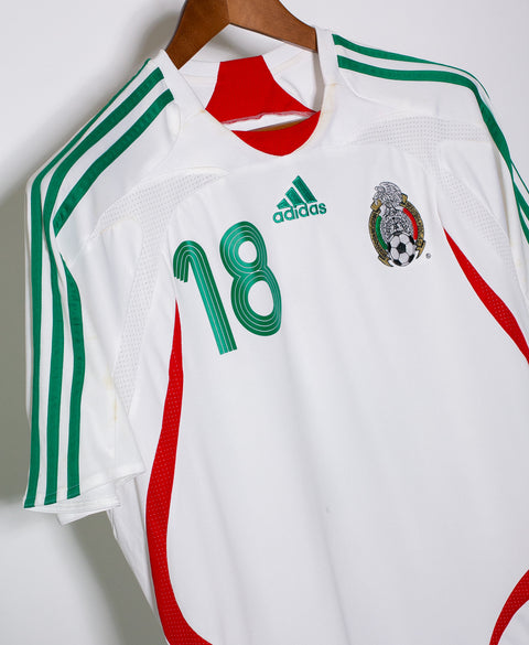 Mexico 2007 Guardado Away Kit (M)