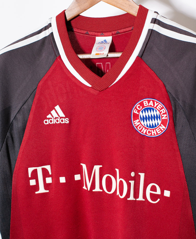 Bayern Munchen 2002-03 Kuffour Home Kit (S)