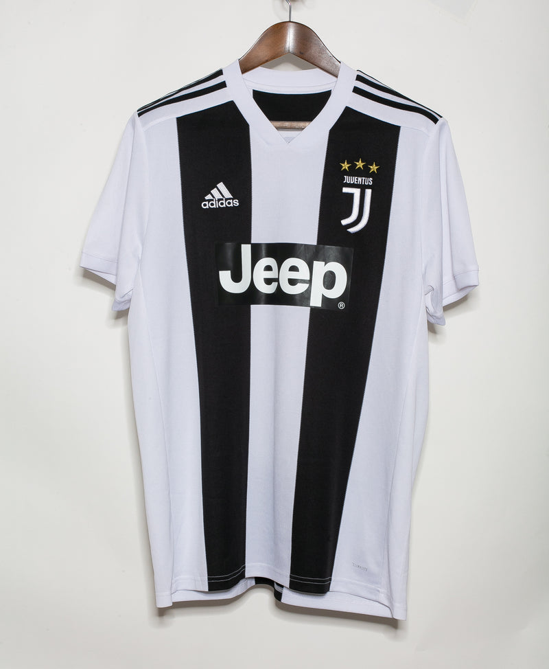 Juventus 2018-19 Ronaldo Home Kit (L)