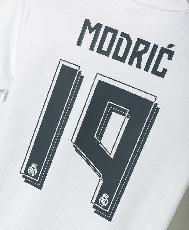 Real Madrid 2016-17 Modric Home Kit (M) – Saturdays Football