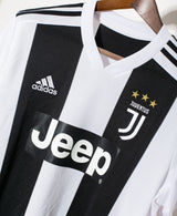 Juventus 2018-19 Ronaldo Home Kit (L)