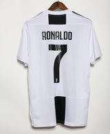 Juventus 2018-19 Ronaldo Home Kit (L)