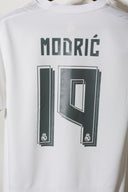 Real Madrid 2015-16 Modric Home Kit (L)