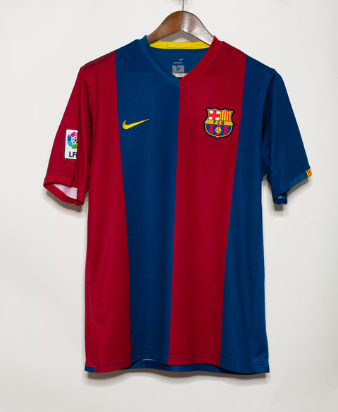 Barcelona 2006-07 Ronaldinho Home Kit (L)