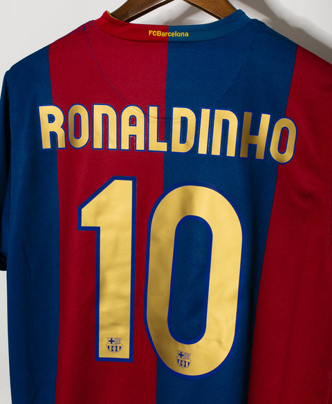 Barcelona 2006-07 Ronaldinho Home Kit (L)