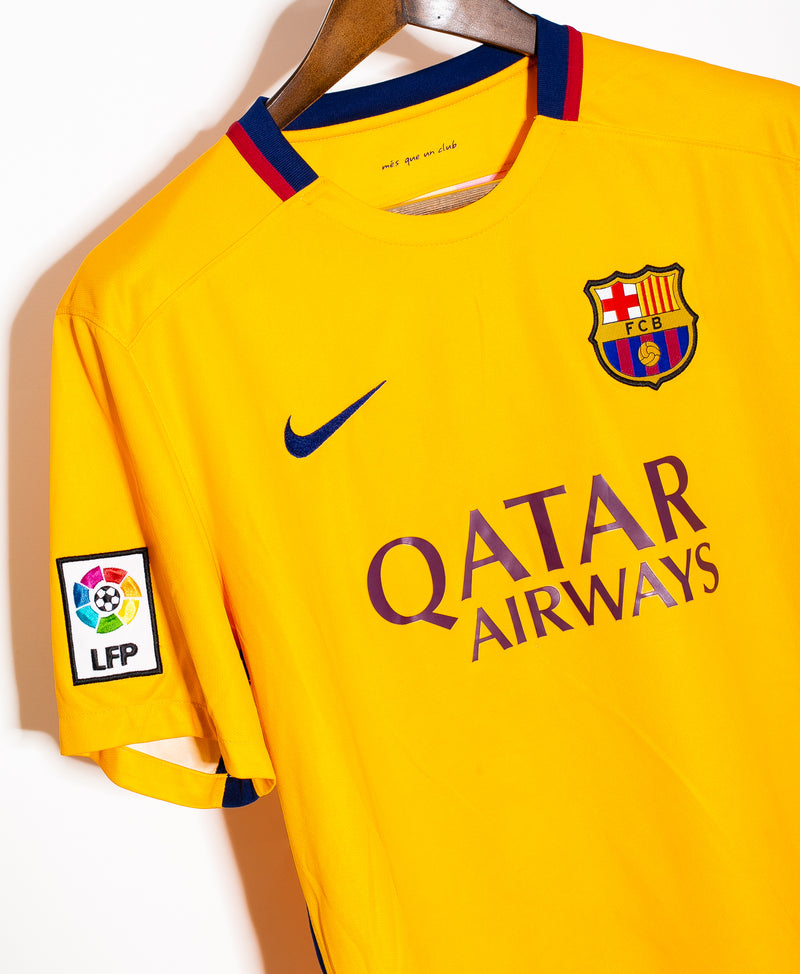 Barcelona 2015-16 Suarez Away Kit (L) – Saturdays Football