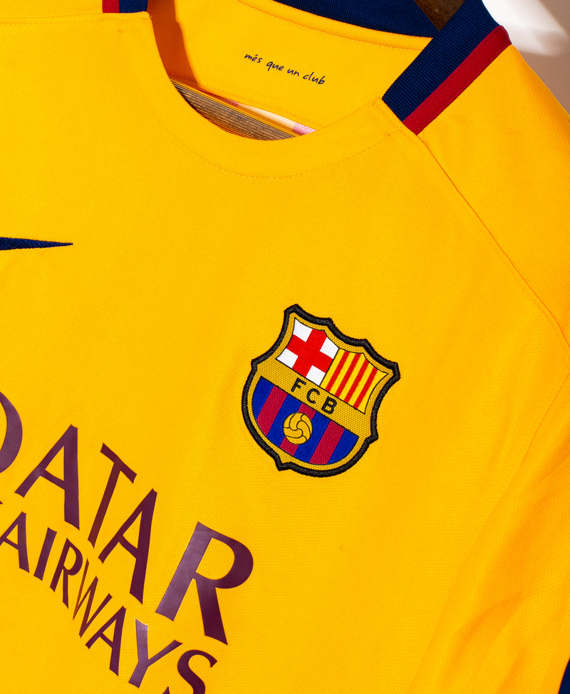 Barcelona 2015-16 Suarez Away Kit (L) – Saturdays Football