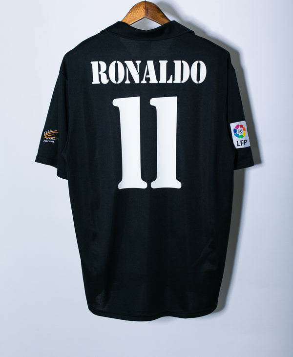 Real Madrid 2002-03 Ronaldo Away Kit (L)