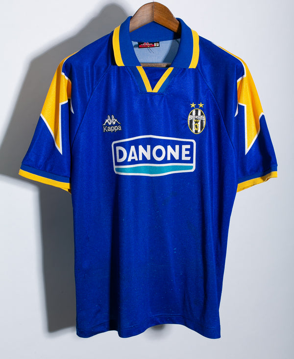 Juventus 1994-95 Baggio Away Kit (L)