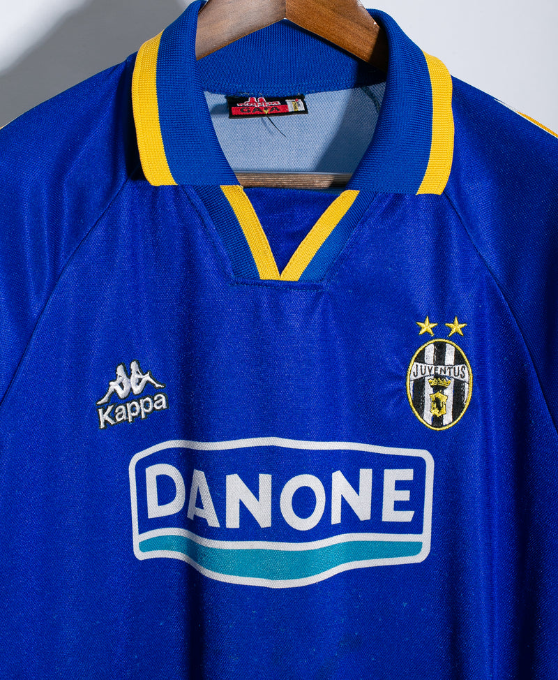 Juventus 1994-95 Baggio Away Kit (L)