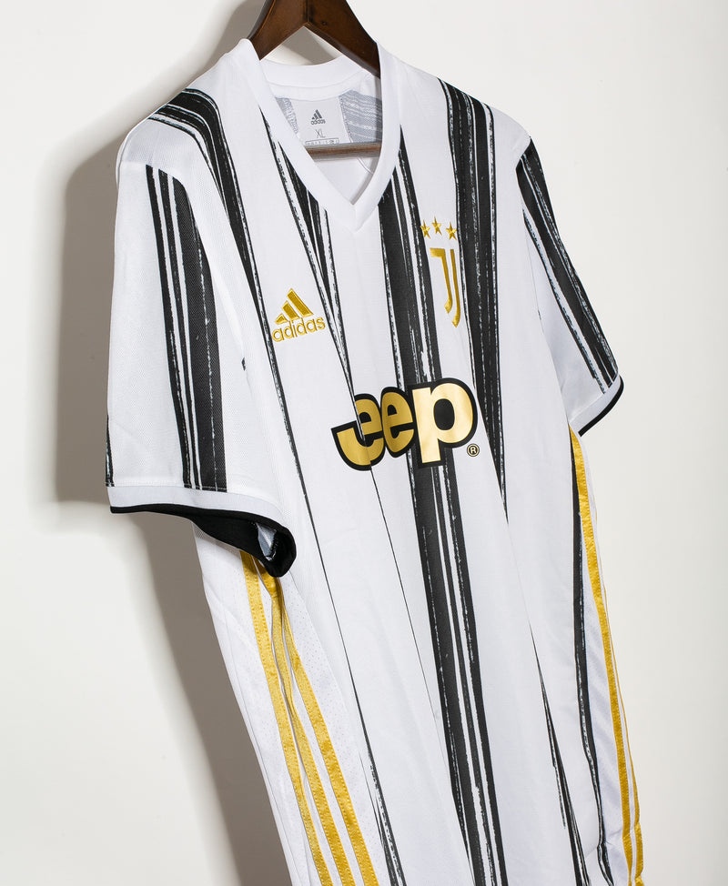 Juventus 2020-21 Ronaldo Home Kit (XL)