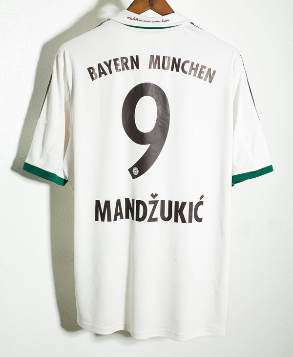 Bayern Munich 2013-14 Mandzukic Away Kit (2XL)