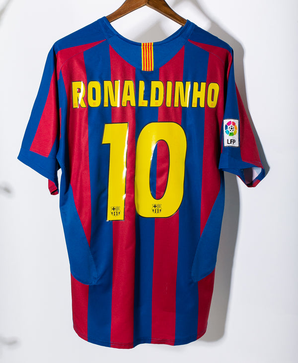 Barcelona 2005-06 Ronaldinho Home Kit (L)