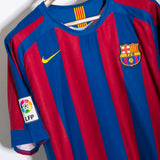 Barcelona 2005-06 Ronaldinho Home Kit (L)