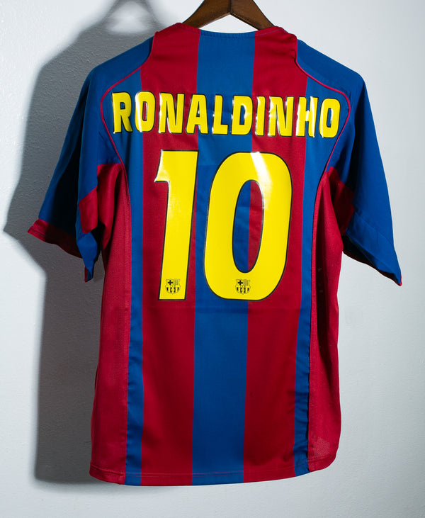 Barcelona 2004-05 Ronaldinho Home Kit (L)