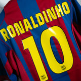 Barcelona 2004-05 Ronaldinho Home Kit (L)