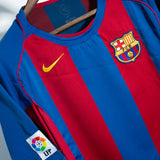 Barcelona 2004-05 Ronaldinho Home Kit (L)