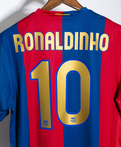 Barcelona 2006-07 Ronaldinho Home Kit (L)