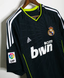 Real Madrid 2010-11 Ronaldo Away Kit (XL)